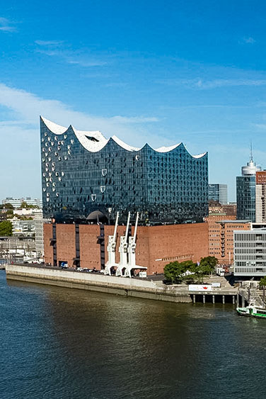 Drohne mieten für Drohnenaufnahmen von touristischen Zielen.