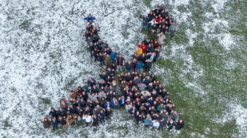 Drohnenaufnahmen Gruppenfoto Mitarbeiter