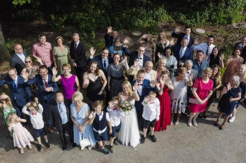 Drohnenaufnahmen Hochzeit Gruppenfoto