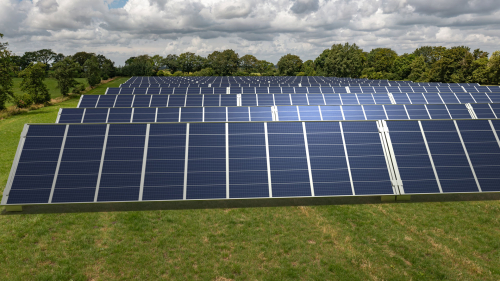 Luftaufnahmen mit Visualisierung einer PV-Anlage